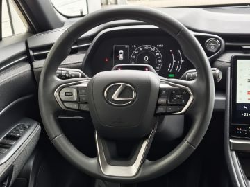 Lexus LBX